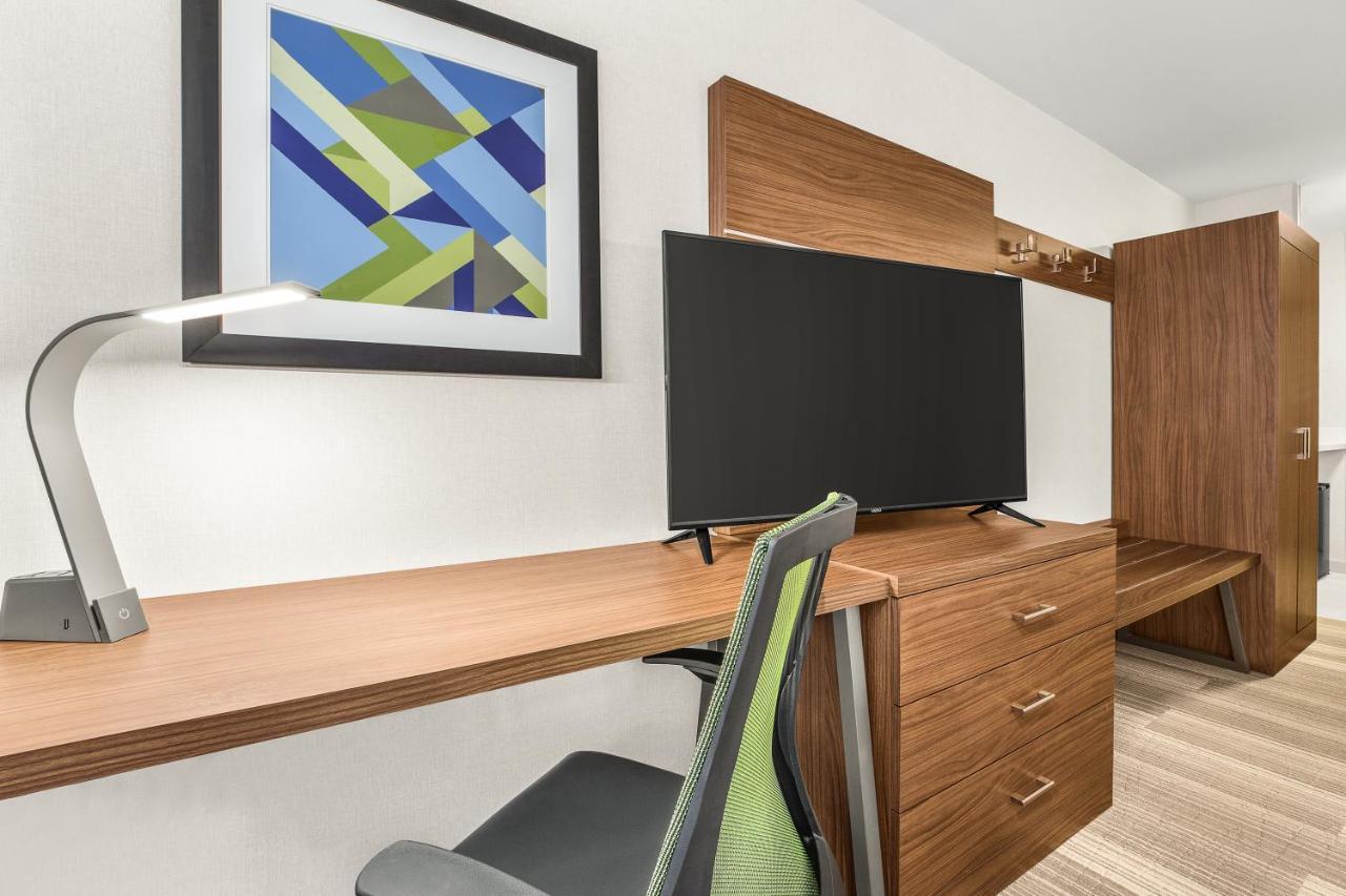 Holiday Inn Express & Suites Tacoma By Ihg Exterior foto