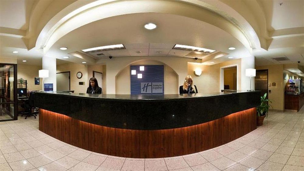Holiday Inn Express & Suites Tacoma By Ihg Exterior foto